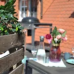 Gemütliche Dachwohnung Mit Kleiner Oder Großer Dachterrasse Nebeneinander Apartment Wolmirstedt