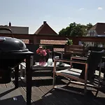 Gemütliche Dachwohnung Mit Kleiner Oder Großer Dachterrasse Nebeneinander