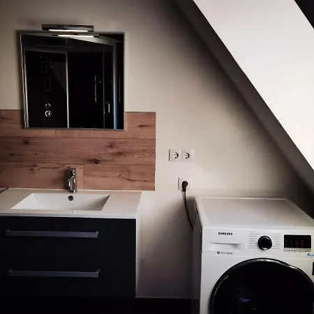 Gemuetliche Dachwohnung Mit Kleiner Oder Grosser Dachterrasse Nebeneinander