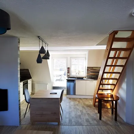 Gemuetliche Dachwohnung Mit Kleiner Oder Grosser Dachterrasse Nebeneinander