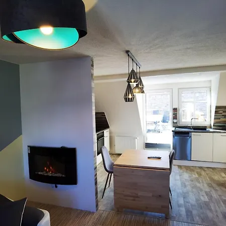 Gemuetliche Dachwohnung Mit Kleiner Oder Grosser Dachterrasse Nebeneinander *