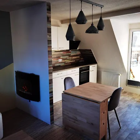 Gemuetliche Dachwohnung Mit Kleiner Oder Grosser Dachterrasse Nebeneinander Wolmirstedt