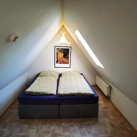 Gemuetliche Dachwohnung Mit Kleiner Oder Grosser Dachterrasse Nebeneinander Apartment *