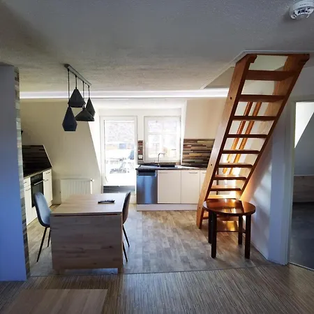 公寓 Gemuetliche Dachwohnung Mit Kleiner Oder Grosser Dachterrasse Nebeneinander 沃梅尔斯泰德