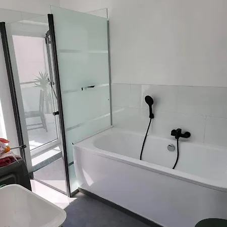Apartment Gemuetliche Dachwohnung Mit Kleiner Oder Grosser Dachterrasse Nebeneinander