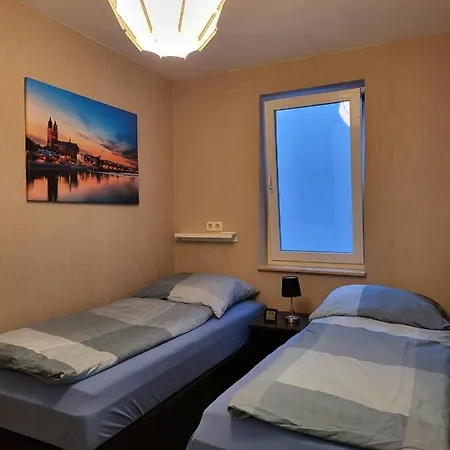 公寓 Gemuetliche Dachwohnung Mit Kleiner Oder Grosser Dachterrasse Nebeneinander