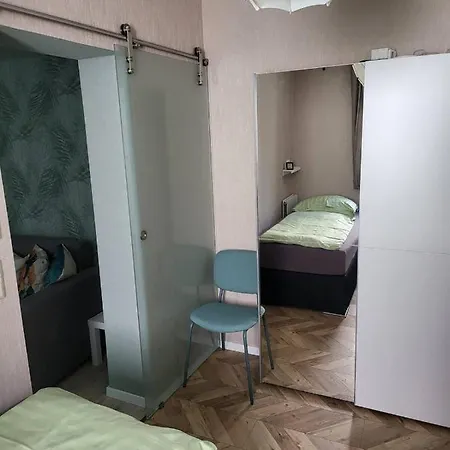 Gemuetliche Dachwohnung Mit Kleiner Oder Grosser Dachterrasse Nebeneinander Apartment