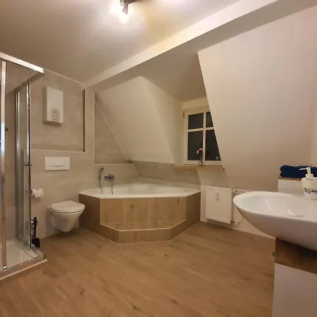 Gemütliche Dachwohnung Mit Kleiner Oder Großer Dachterrasse Nebeneinander *
