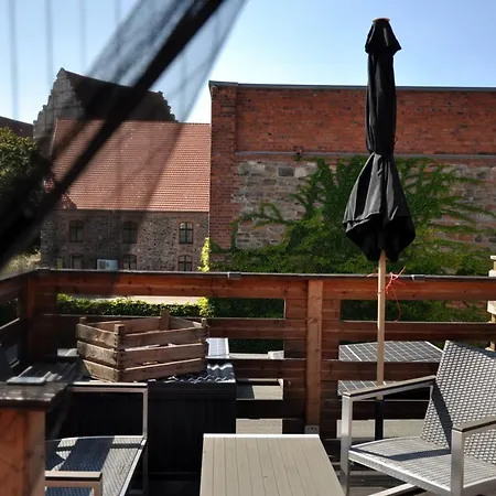 Gemuetliche Dachwohnung Mit Kleiner Oder Grosser Dachterrasse Nebeneinander Apartment *