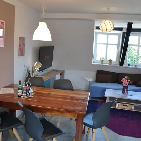 Gemuetliche Dachwohnung Mit Kleiner Oder Grosser Dachterrasse Nebeneinander Apartment
