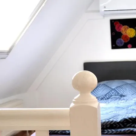 Gemuetliche Dachwohnung Mit Kleiner Oder Grosser Dachterrasse Nebeneinander Apartment