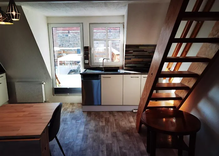 Gemuetliche Dachwohnung Mit Kleiner Oder Grosser Dachterrasse Nebeneinander Lägenhet Wolmirstedt