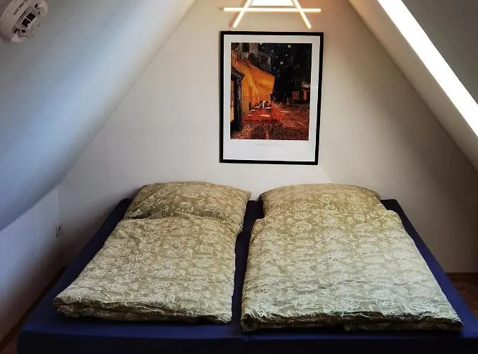 Gemuetliche Dachwohnung Mit Kleiner Oder Grosser Dachterrasse Nebeneinander Wolmirstedt