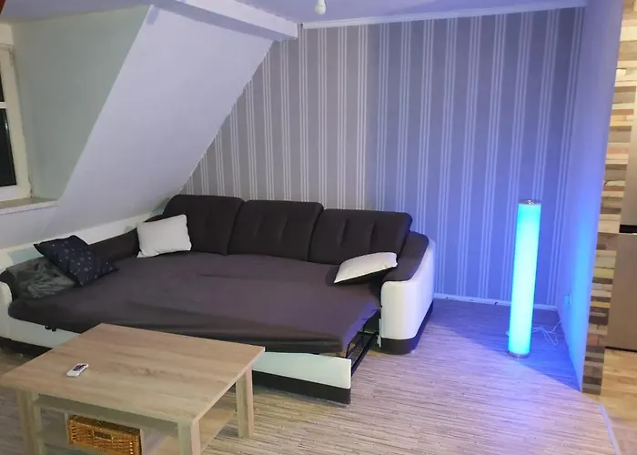 Lägenhet Gemuetliche Dachwohnung Mit Kleiner Oder Grosser Dachterrasse Nebeneinander Wolmirstedt