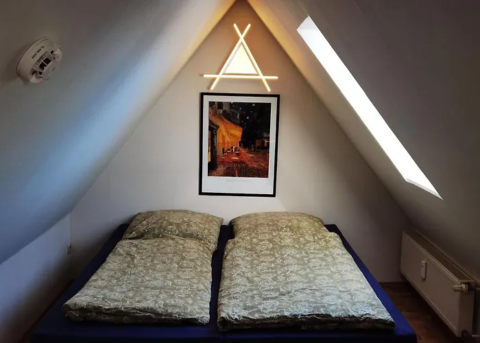 Gemuetliche Dachwohnung Mit Kleiner Oder Grosser Dachterrasse Nebeneinander *