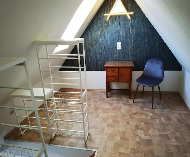 Gemuetliche Dachwohnung Mit Kleiner Oder Grosser Dachterrasse Nebeneinander Lägenhet *