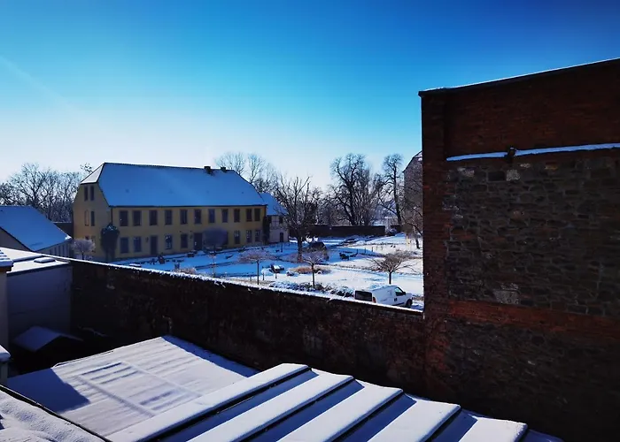 Gemuetliche Dachwohnung Mit Kleiner Oder Grosser Dachterrasse Nebeneinander Lägenhet Wolmirstedt