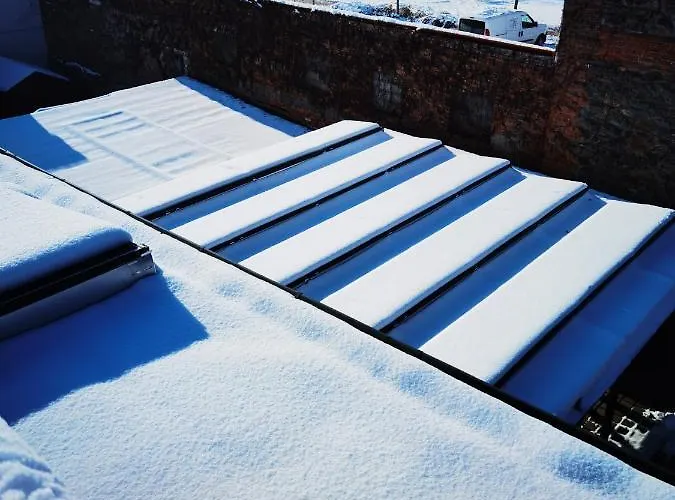 Lägenhet Gemuetliche Dachwohnung Mit Kleiner Oder Grosser Dachterrasse Nebeneinander *