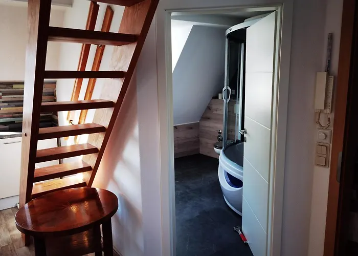 Gemuetliche Dachwohnung Mit Kleiner Oder Grosser Dachterrasse Nebeneinander Lägenhet Wolmirstedt