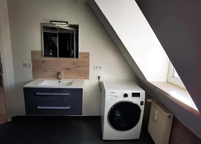 Gemuetliche Dachwohnung Mit Kleiner Oder Grosser Dachterrasse Nebeneinander *