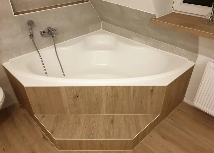 Gemuetliche Dachwohnung Mit Kleiner Oder Grosser Dachterrasse Nebeneinander Lägenhet *