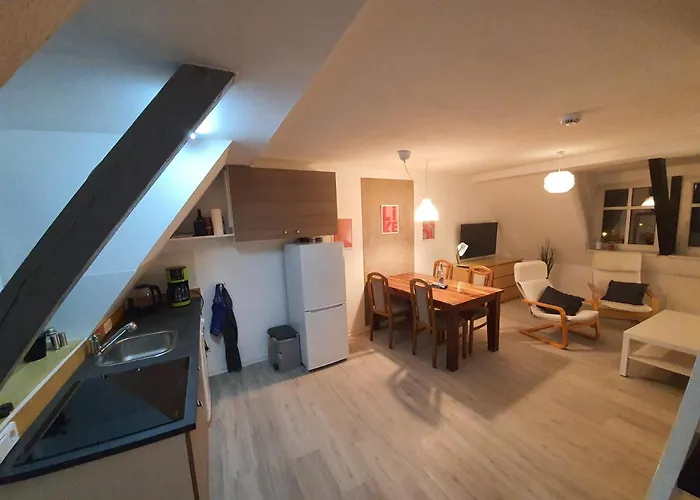 Gemuetliche Dachwohnung Mit Kleiner Oder Grosser Dachterrasse Nebeneinander Lägenhet Wolmirstedt