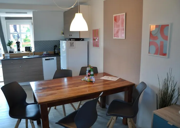 Gemuetliche Dachwohnung Mit Kleiner Oder Grosser Dachterrasse Nebeneinander Lägenhet *