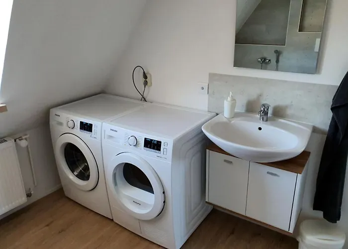 Gemuetliche Dachwohnung Mit Kleiner Oder Grosser Dachterrasse Nebeneinander Wolmirstedt