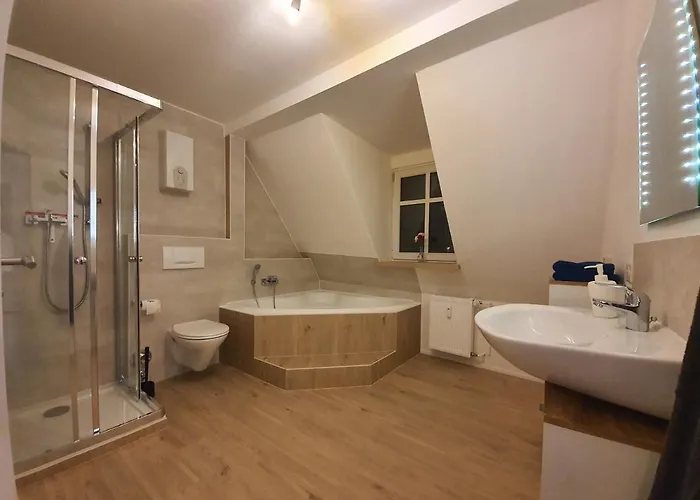 Gemuetliche Dachwohnung Mit Kleiner Oder Grosser Dachterrasse Nebeneinander *