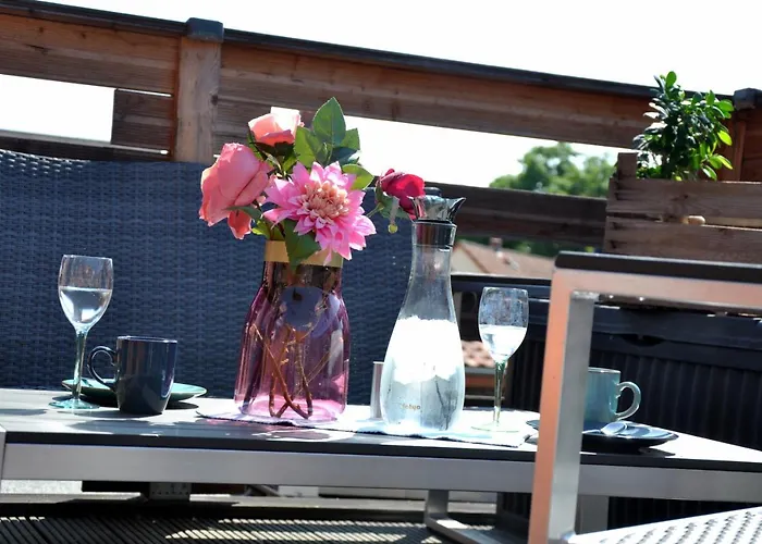 Gemuetliche Dachwohnung Mit Kleiner Oder Grosser Dachterrasse Nebeneinander Lägenhet Wolmirstedt