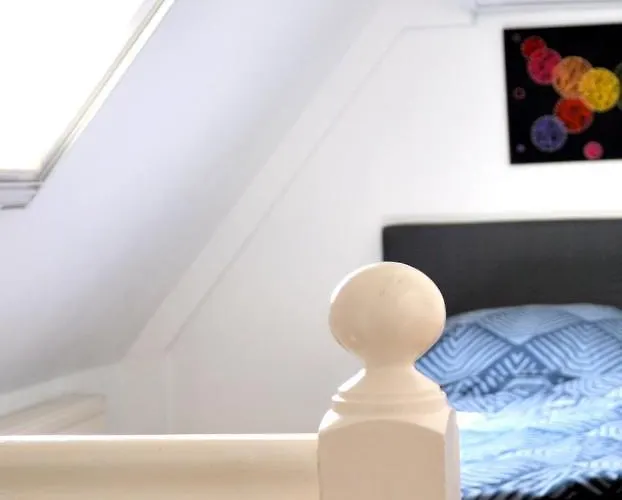 Gemuetliche Dachwohnung Mit Kleiner Oder Grosser Dachterrasse Nebeneinander Lägenhet